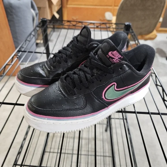 Nike Shoes - Picture 2 of 11